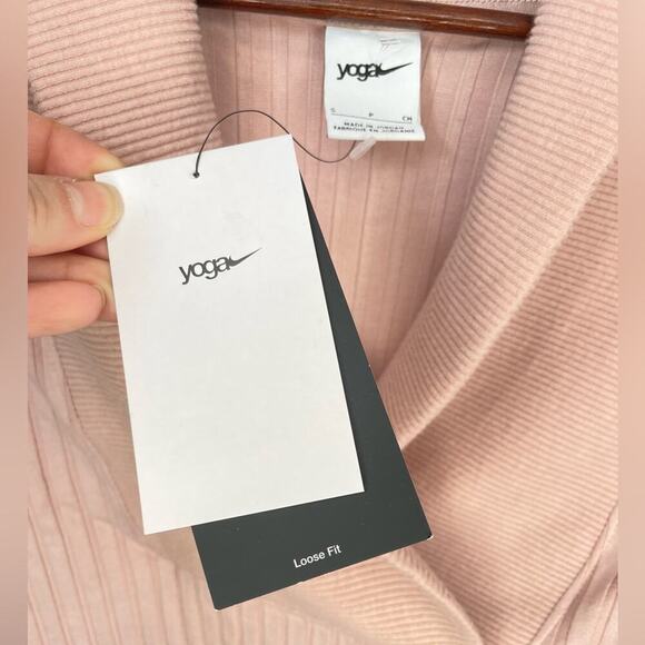 NIKE NWT Yoga Luxe Ribbed Long-sleeve Women's Pink Sweater Size Small $80 MSRP - Picture 10 of 14